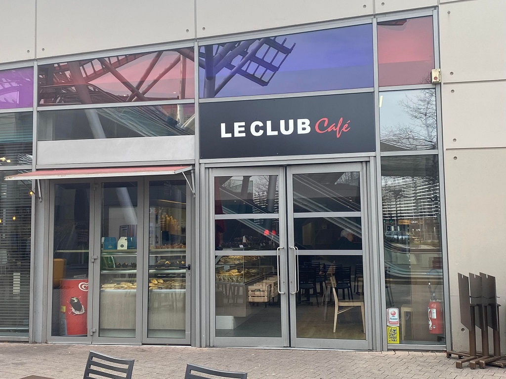 LE CLUB CAFE